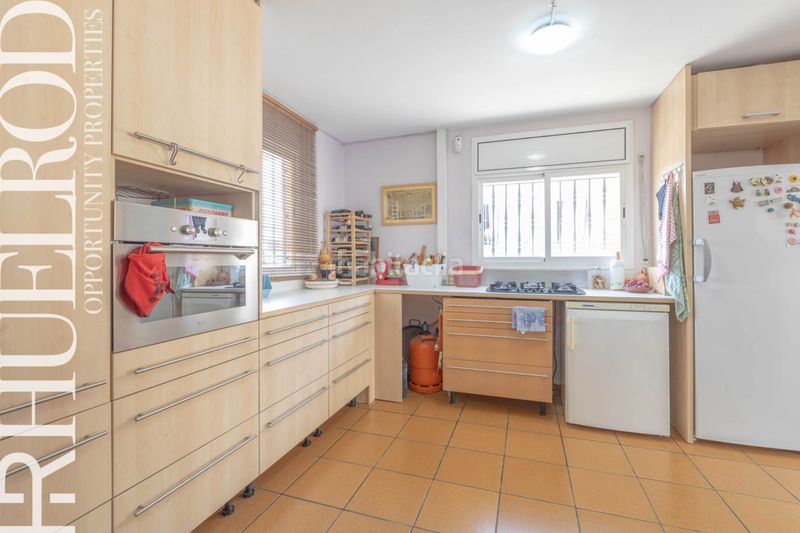Foto 7d424c56-8da4-4c3e-acea-04ff8b058350. Casa amb xemeneia calefacció aparcament a Lliçà d´Amunt