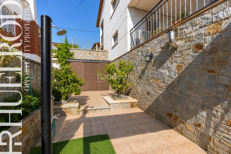 Foto f0836d54-2d7b-4f40-974e-2baacba24357. Casa amb xemeneia calefacció aparcament a Lliçà d´Amunt