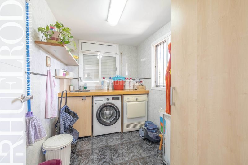 Foto ff3c1de9-8d01-4837-bc2a-6f3003f82942. Casa amb xemeneia calefacció aparcament a Lliçà d´Amunt