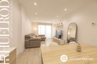 Pis  Avinguda del marquès de mont-roig. Exclusiva vivienda seminueva con piscina, parking y vistas al ti