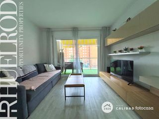 Pis  Plaça europa. Apartamento con licencia turística, piscina y a solo 300 metros