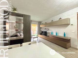 Etagenwohnung  Plaça europa. Apartamento con licencia turística, piscina y a solo 300 metros