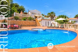 Chalet  Carrer de la selva. Casa con dos espacios independientes, vistas al mar y licencia t