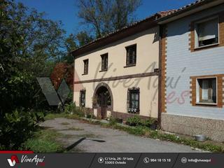 Finca rústica a Argüelles sn. Caserío de 55.237 m2 con una casa adosada. parcela completamente