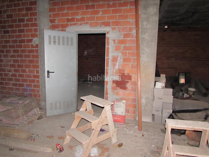 Foto 9ed834e7-98aa-4f63-ad31-c6e36471844f. Local comercial en rúa rafael bárez 26 precio negociable en Narón