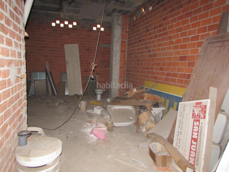 Foto b986a5a3-f710-4210-9657-0cac8f4072bb. Local comercial en rúa rafael bárez 26 precio negociable en Narón