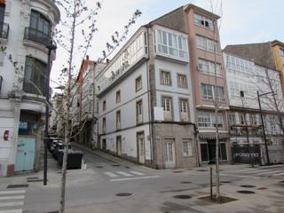 Appartement à Rúa méndez núñez 2. Se venden tres pisos.