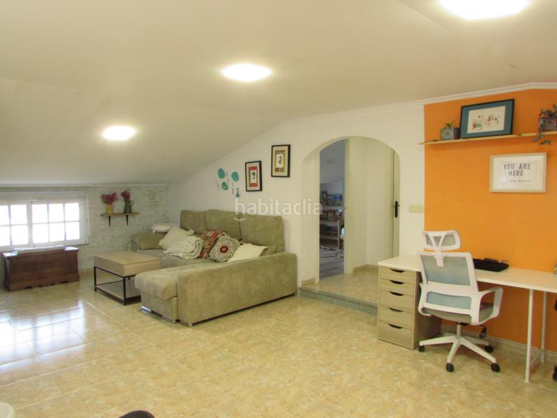 Foto 2c0adffd-394c-4967-a562-39d31feefb7d. Casa a rúa real alta 87 a A Malata - Catabois - Ciudad Jardín Ferrol