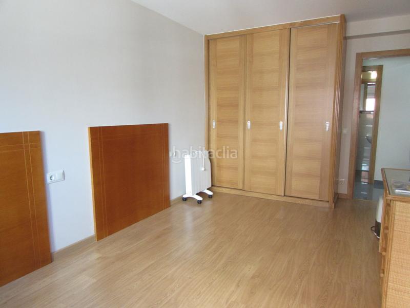 Foto 8c69b999-777e-4aab-99bf-ebdc6aa186fe. Rent flat in rúa vicente risco 1 in Oseiro Arteixo