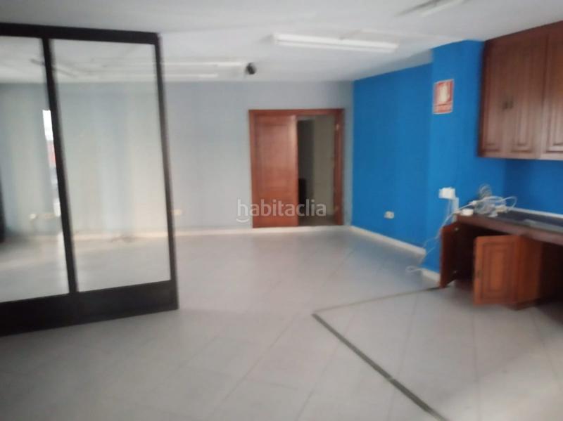 Foto 30aa5079-fbcf-4069-8c5e-6f66cf9a8701. Local comercial  centrico en Boiro
