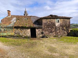 Casa  Lugar igrexario eixo. Casa de piedra para restaurar en santiago