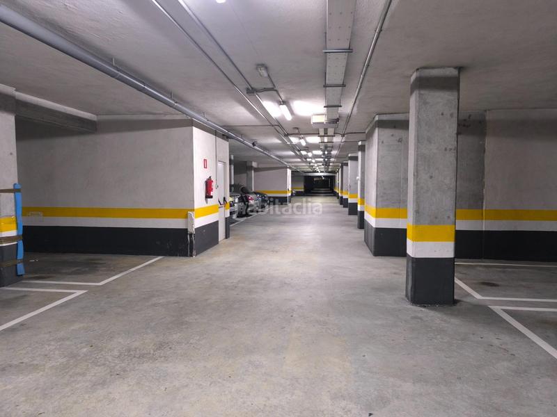 Foto 9696f855-a239-4421-a2b8-ca1c0200ae3c. Parking voiture dans calle roberto vidal bodaño 1 dans Santiago de Compostela