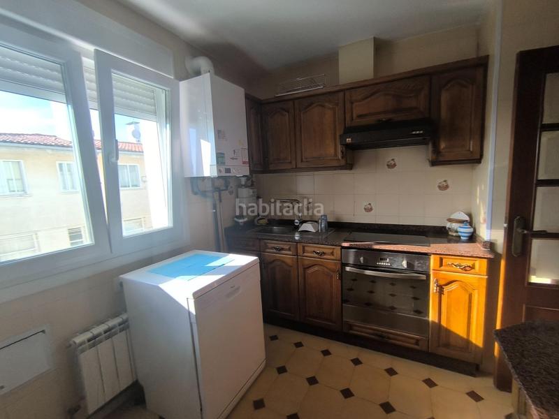 Foto 810ec20a-0de0-476b-a166-9548f2ecf5a9. Alquiler piso  de 3 dorm. en alquiler en santiago en Santiago de Compostela