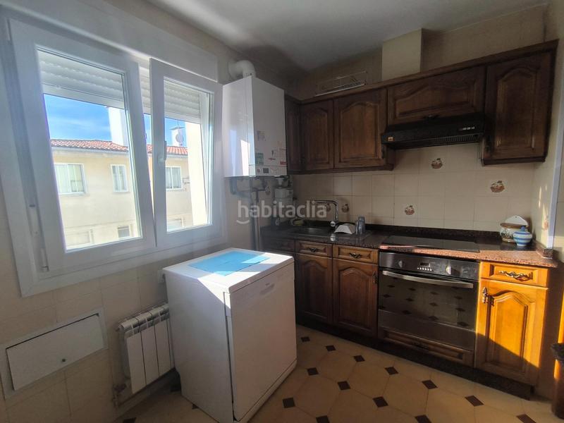 Foto 9c2be832-64c4-4b3f-a90f-9538a7115185. Alquiler piso  de 3 dorm. en alquiler en santiago en Santiago de Compostela