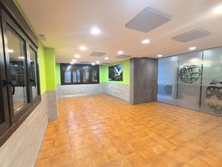 Location Local commercial  Lugar noval. Local comercial con parking en lavacolla