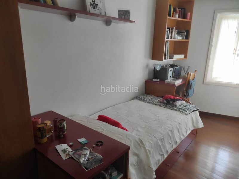 Foto 84a4498a-f7e9-4780-803a-f9a4e06c2540. Casa amb calefacció a Casco Histórico Santiago de Compostela