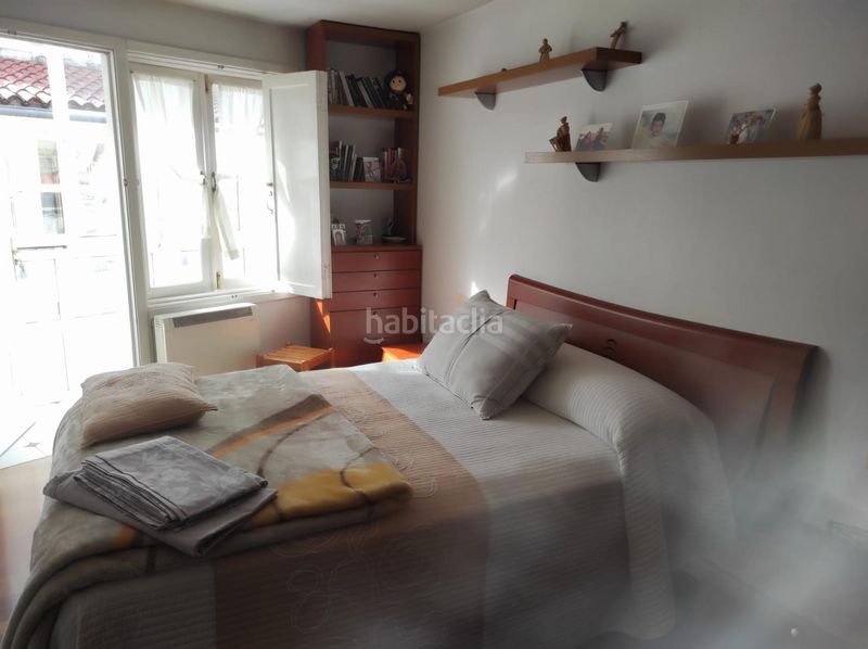 Foto f877d67c-591e-4727-907f-efa5368961a8. Casa amb calefacció a Casco Histórico Santiago de Compostela