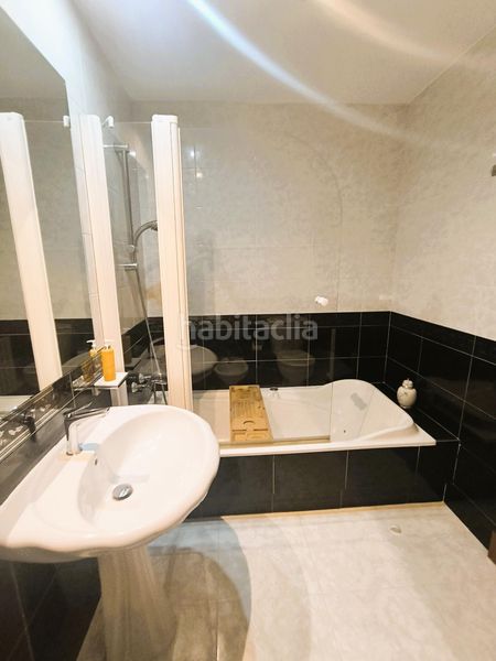 Foto d518115a-14fe-43a1-949a-6a0e7509216c. Pis amb calefacció aparcament a Ensanche - Sar Santiago de Compostela