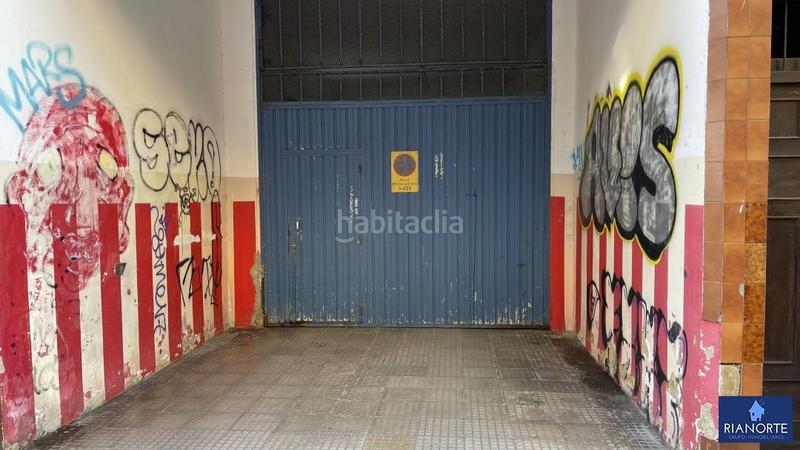 Foto 5001cfc9-e0d4-41e8-a54d-a9808d7a1af3. Autoparkplatz in Luanco-Aramar-Antromero Gozón