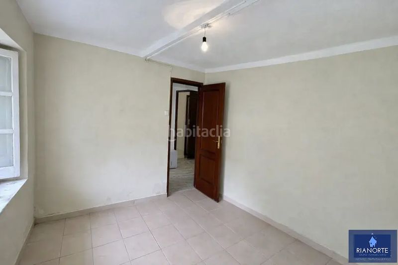 Foto 34e9153d-da45-4f23-a60c-846f57b3e3d8. Casa adossada amb calefacció a Luanco-Aramar-Antromero Gozón