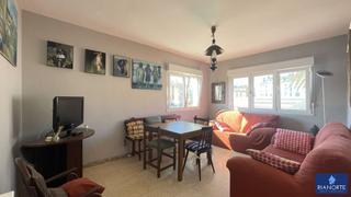 Pis en Luanco-Aramar-Antromero. Piso para reformar en pleno centro de luanco, cerca de la playa