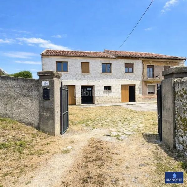 Foto 52bd5218-f037-4527-b406-1b30ff6292b3. Casa amb calefacció aparcament a Verdicio-Bañugues-Cabo Peña Gozón