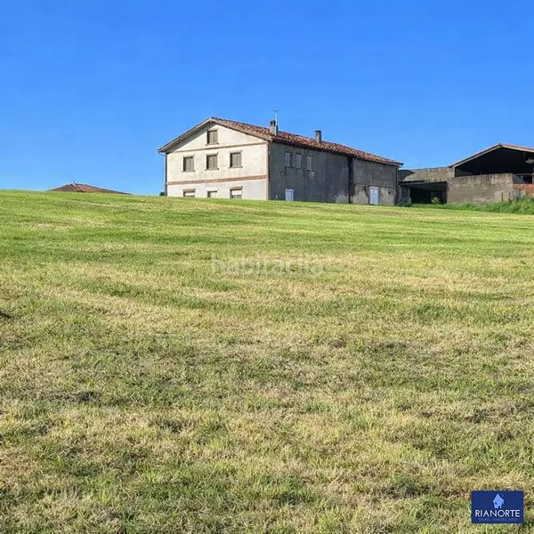 Foto ac676c13-66a6-4c5c-9e97-7da9ef48b9cc. Casa amb calefacció aparcament a Verdicio-Bañugues-Cabo Peña Gozón