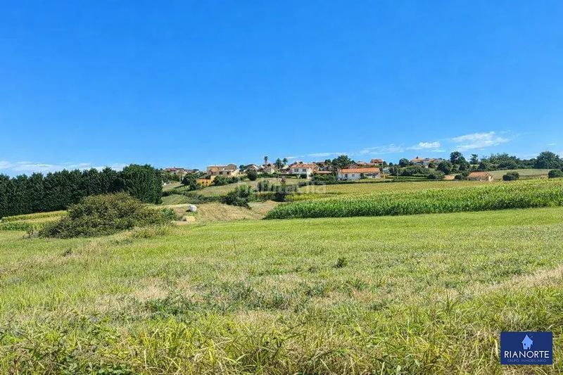 Foto a6b40c03-5048-4187-af95-1d1d73e83a1b. Finca rústica parcela edificable en podes, a 10 minutos de luanco, llana soleada para una vivienda unifamiliar. en Gozón