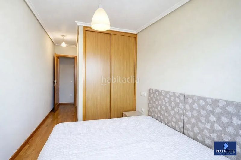 Foto a87e868e-6627-4e97-a80c-e4a496979a6c. Pis amb calefacció aparcament a Luanco-Aramar-Antromero Gozón