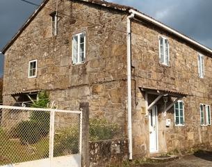 Location Maison  Chancela. Casa en el pueblo de negreira con finca y frutales, calefaccion
