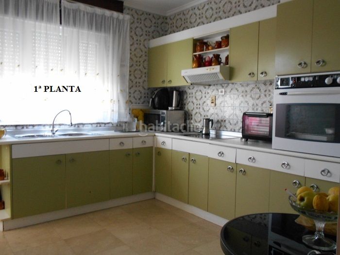 Foto a5088577-e17e-449e-b2aa-f651299627c8. Xalet amb xemeneia calefacció aparcament a A Gándara Narón