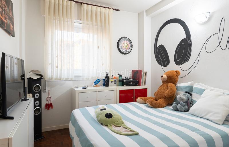 Foto 9871e984-6cfc-4f60-981e-142a4248b252. Piso  en salvador de madariaga en Someso - Matogrande Coruña (A)