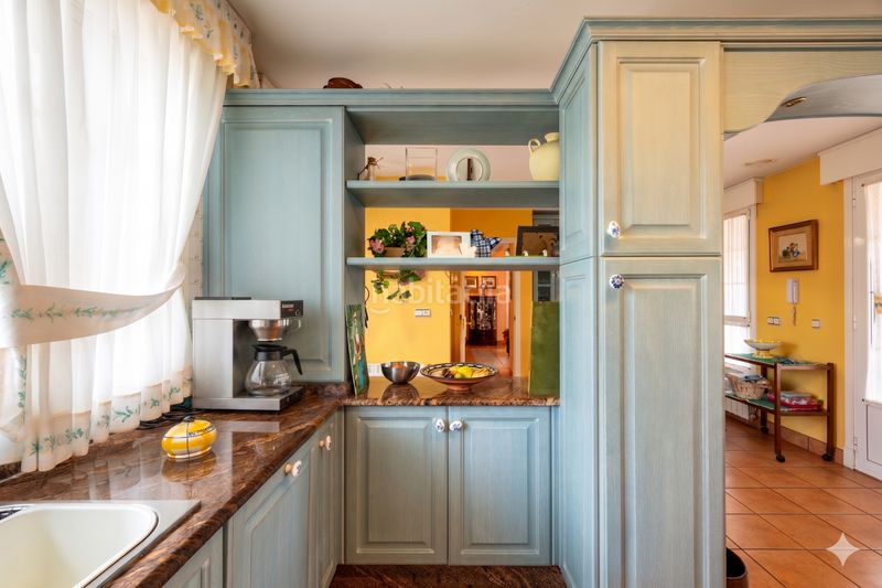 Foto 0e366e68-798c-4bcc-a6ef-6813480f37f5. Xalet amb xemeneia calefacció aparcament piscina a Oleiros