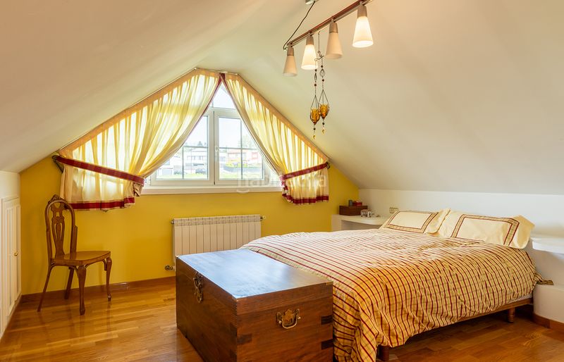 Foto 58813451-b6b7-47d4-9d4f-230ff7684d3e. Xalet amb xemeneia calefacció aparcament piscina a Oleiros