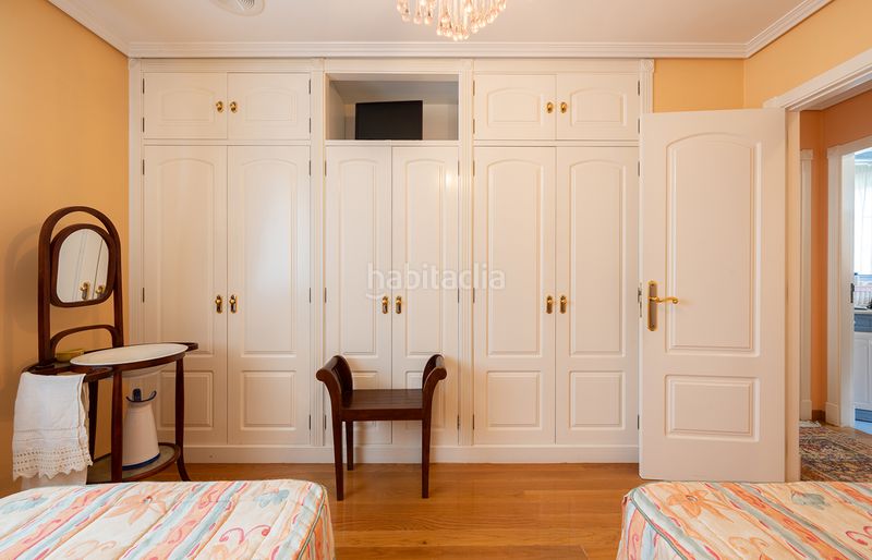 Foto 5eb68a42-f977-4a79-bd66-ed87951bb9b8. Xalet amb xemeneia calefacció aparcament piscina a Oleiros