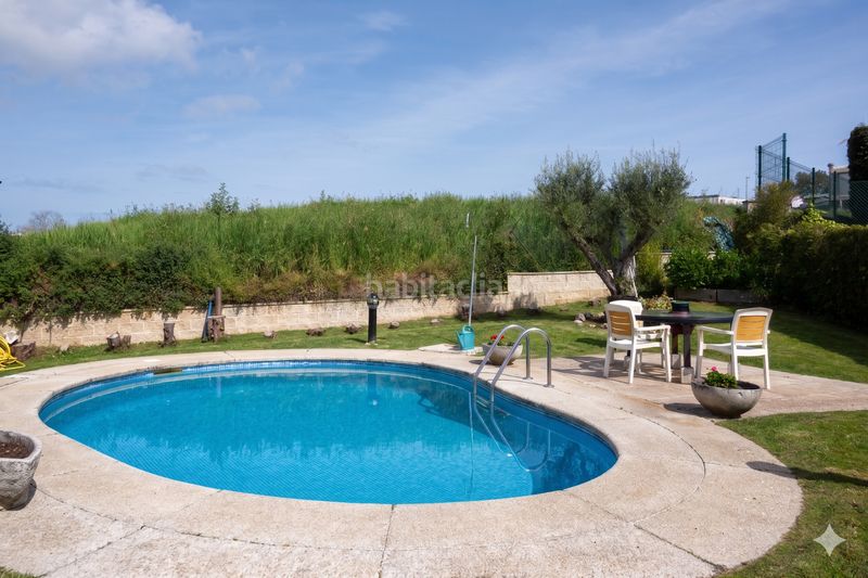 Foto 6747170f-9799-4b1d-8947-ca5aa27d02b0. Xalet amb xemeneia calefacció aparcament piscina a Oleiros