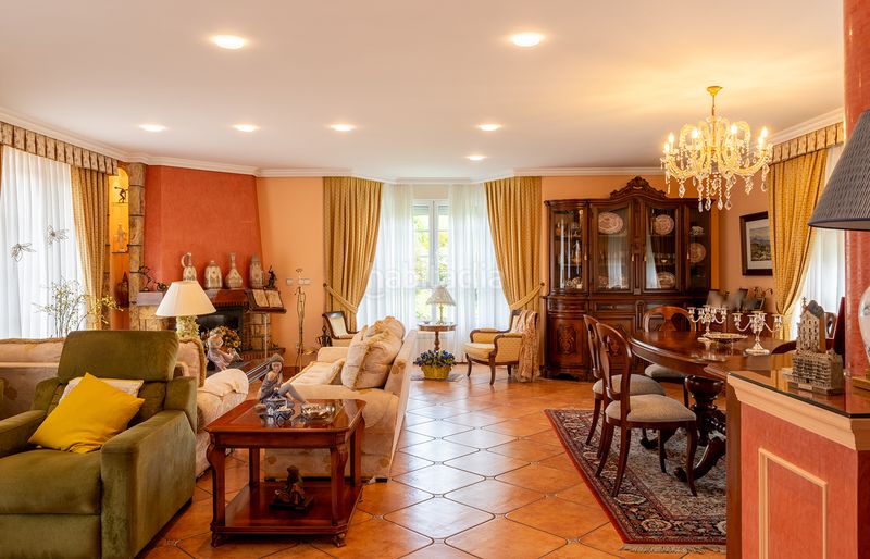 Foto 7fd3f267-3df7-4cca-91d2-870669453450. Xalet amb xemeneia calefacció aparcament piscina a Oleiros