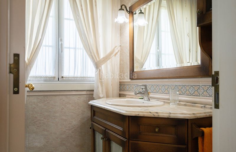 Foto 8a159baf-b629-4106-908b-5c40bc9894f1. Xalet amb xemeneia calefacció aparcament piscina a Oleiros