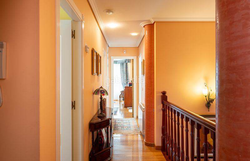 Foto 97e2b976-593f-4c94-89f8-3c8345110c4b. Xalet amb xemeneia calefacció aparcament piscina a Oleiros