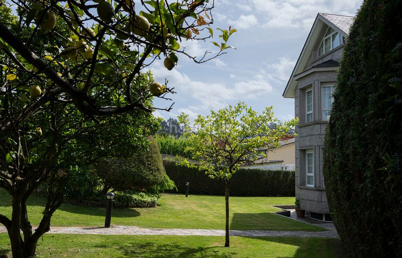 Foto 9a4bf318-4d5c-47e4-8595-f680a524a87e. Xalet amb xemeneia calefacció aparcament piscina a Oleiros