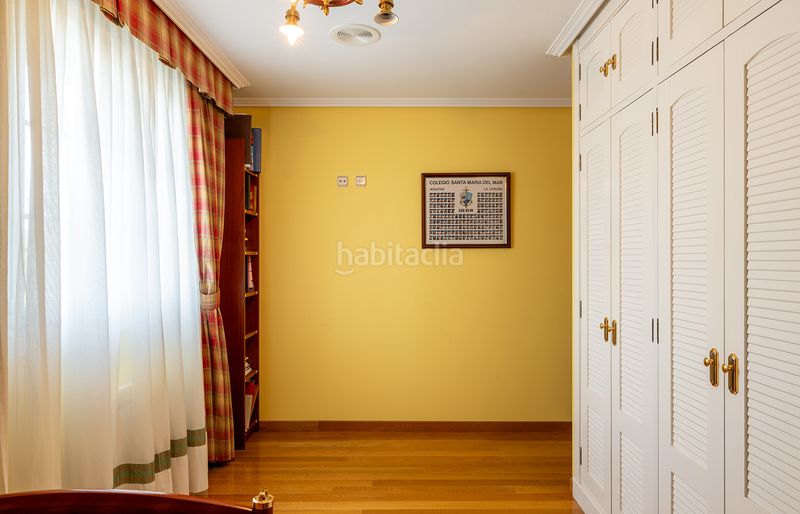 Foto 9dd67b11-4d45-475b-910f-09321f6f4d5e. Xalet amb xemeneia calefacció aparcament piscina a Oleiros