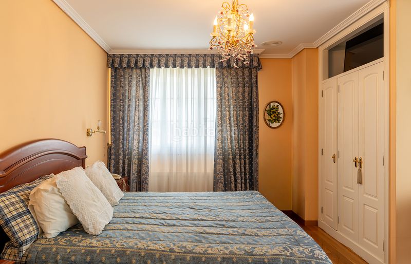 Foto a73ffda1-e3af-4509-9bf0-3dfe744859eb. Xalet amb xemeneia calefacció aparcament piscina a Oleiros