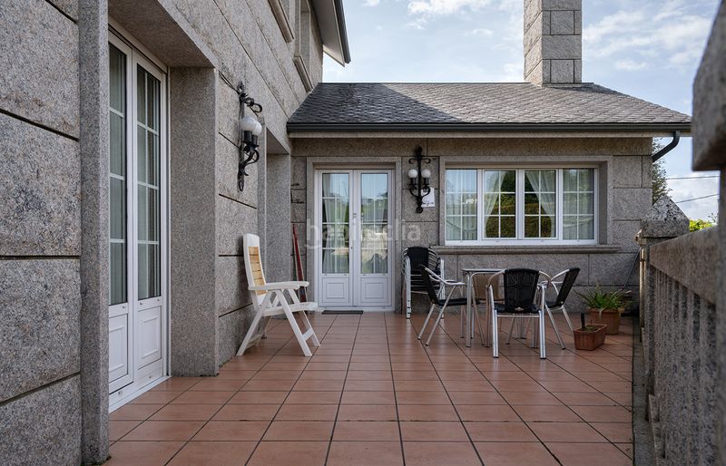 Foto a7d1f53f-8890-42e6-8c0c-6192a7ada766. Xalet amb xemeneia calefacció aparcament piscina a Oleiros