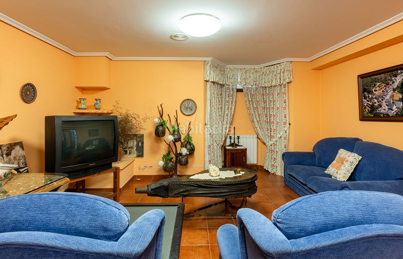 Foto dd45baa2-7734-4923-9d36-c4f5ff74da10. Xalet amb xemeneia calefacció aparcament piscina a Oleiros