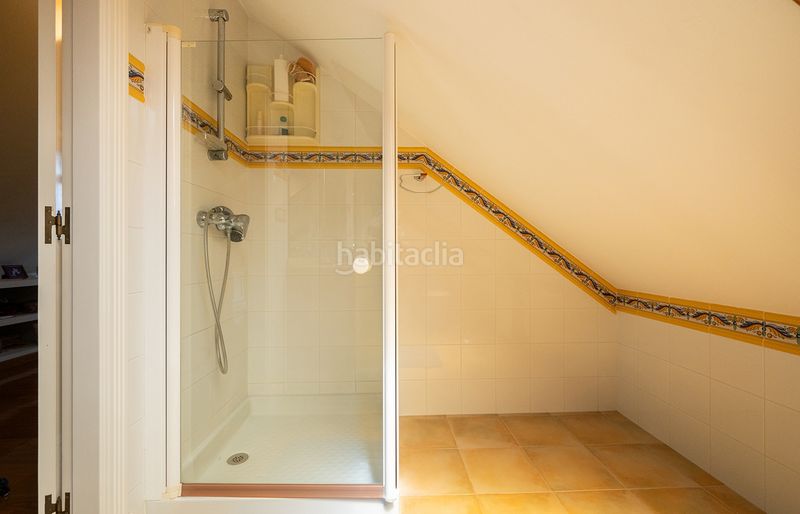 Foto de1f7673-50cc-4444-976b-638dfeefd82f. Xalet amb xemeneia calefacció aparcament piscina a Oleiros