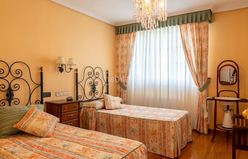 Foto decaf970-a35e-4bd2-8e63-71818ced7723. Xalet amb xemeneia calefacció aparcament piscina a Oleiros