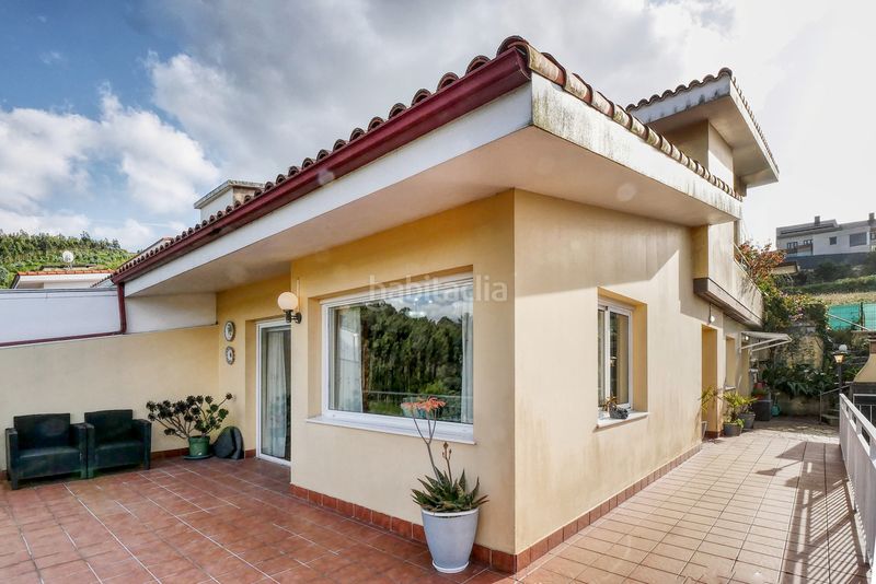 Foto d6383b3d-beda-4473-9c69-b69d3f75437f. Semi detached house in rúa antonio casares rodríguez 33 in Coruña (A)