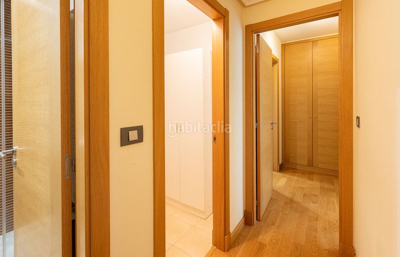 Foto aeb1e6e1-4cc3-4b3e-ad6d-79ee5845925d. Pis a rúa fraternidade 4 a Vioño Coruña (A)