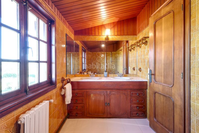 Foto 0f64c996-8a32-4652-8b99-d6298e2d14dc. Chalet con camino riscaldamento parcheggio piscina in Sada