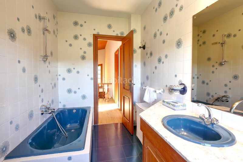 Foto b5abd633-151f-4a2a-a902-57e4bd82fbab. Chalet con camino riscaldamento parcheggio piscina in Sada